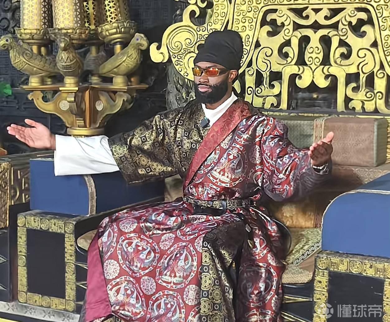 这造型如何?杰伦-布朗尝试中国古装并与王鹤棣联动